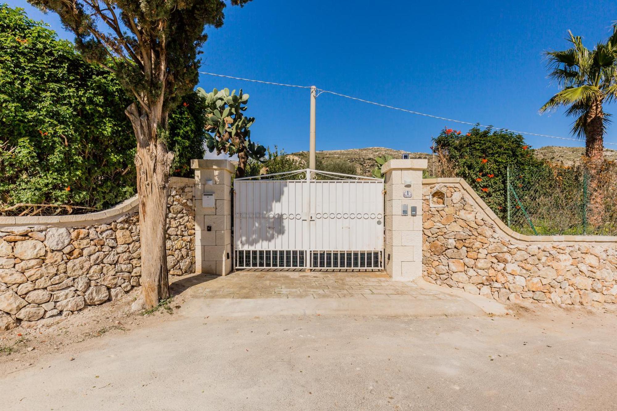 Villa Authentic Sicilian Charm, Pool, Sea View, Wi-Fi & Parking à Avola Extérieur photo
